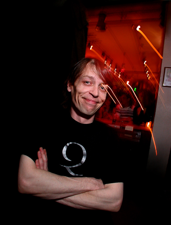 Hyper D, Qoöl photo