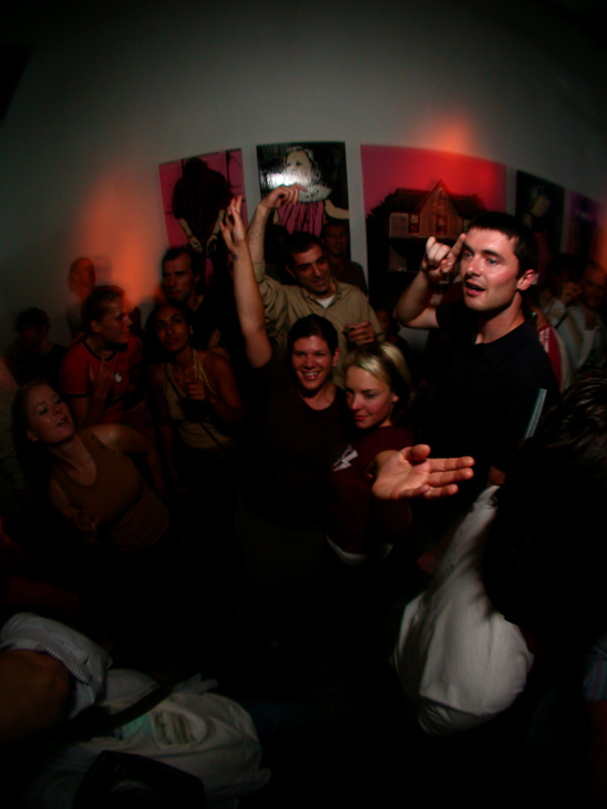 Audrey, Cat and Jamie, Qoöl photo