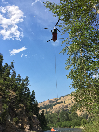Chinook Helibucket Dip, Goat Creek Fire photo