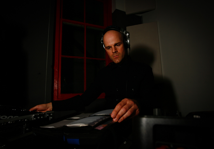 Silencefiction, Qoöl and 111 Minna photo